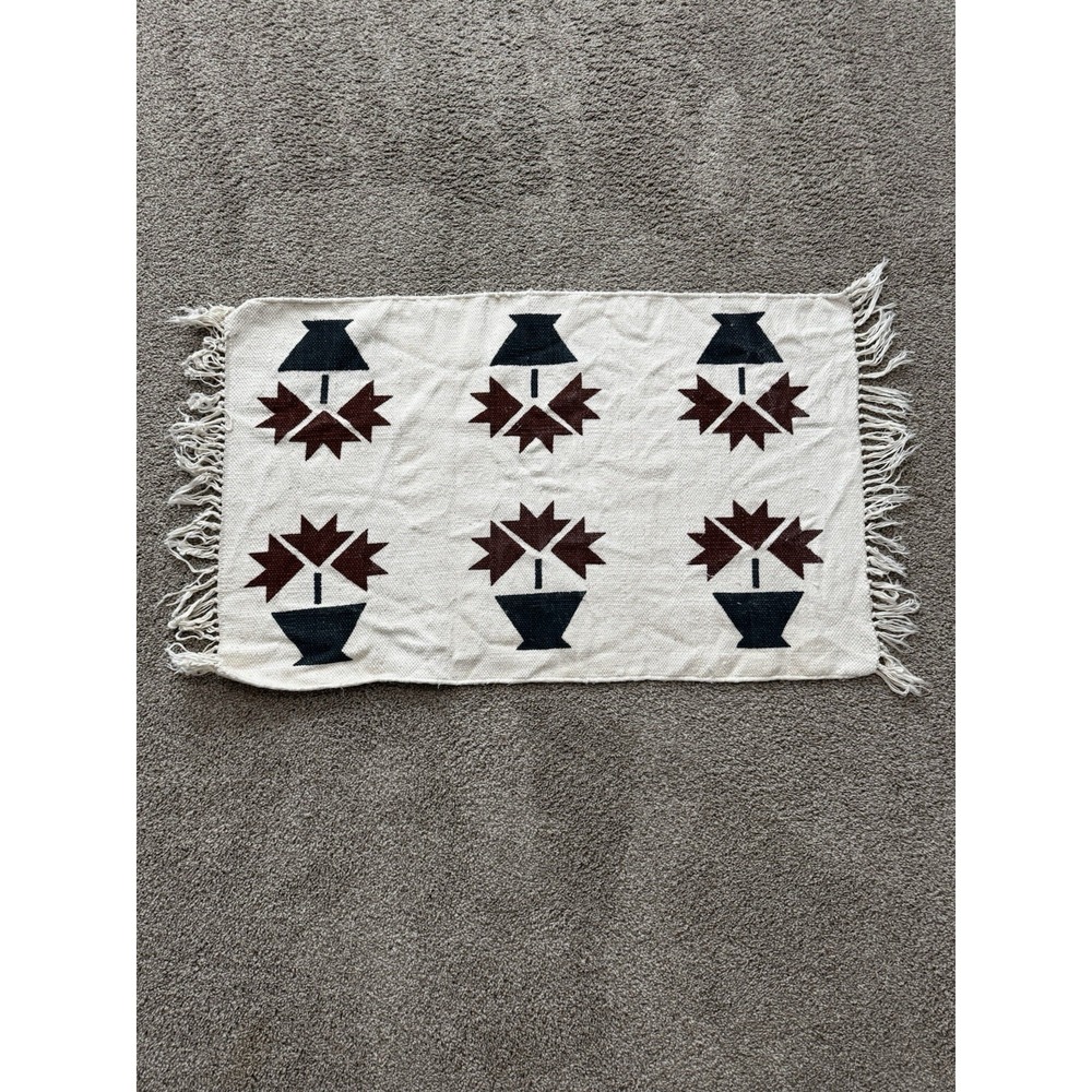 Vintage Woven Rug With Flower Motif Cream Color Cottage Core Farmhouse35.5"X 22"